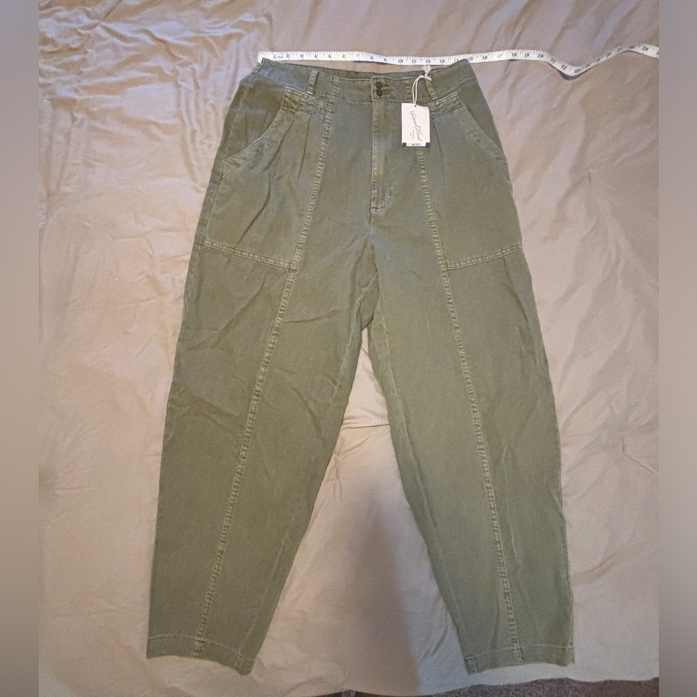 NWT Universal Thread Cargo Pants